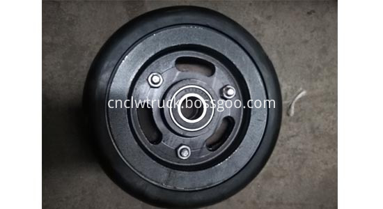 Dust suction disk wheels