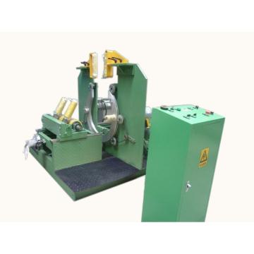Vertical wrapping machine with turntable