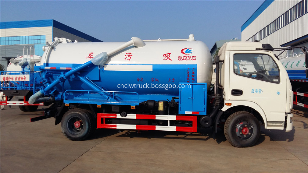 vacuum suction truck 1