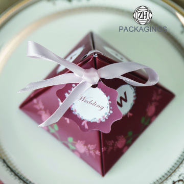 Small paper chocolate candy gift box for wedding