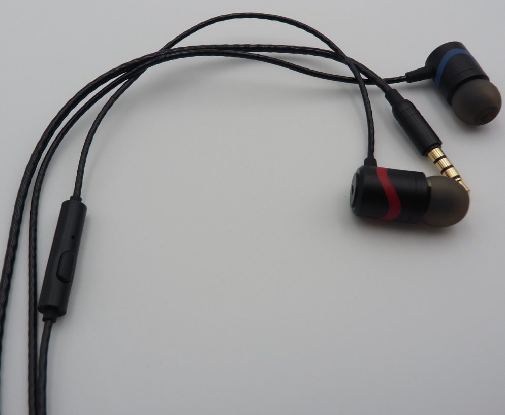 Noise Isolating in-Ear Earphone