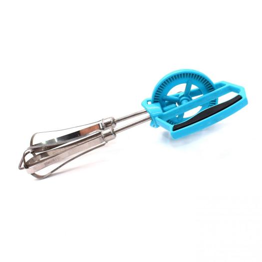 Double rotating beaters egg whisk