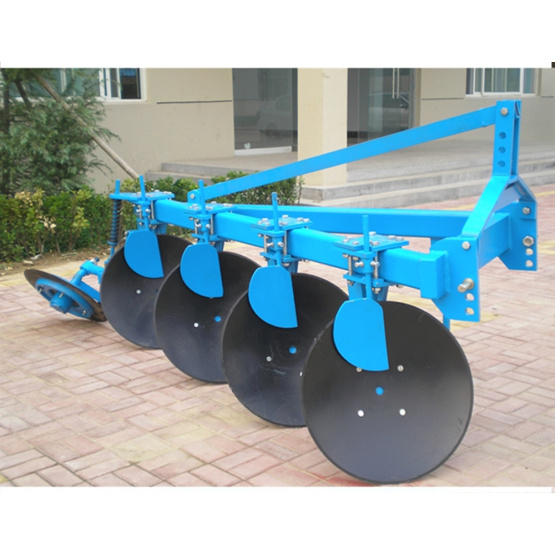 Hydraulic double way disc plough with scraper