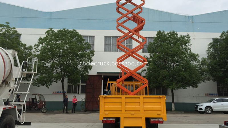 Bucket lift truck 4