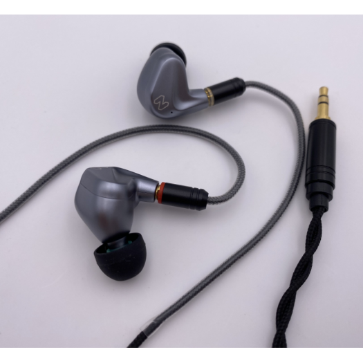 HiFi in-Ear Monitors for iOS and Android