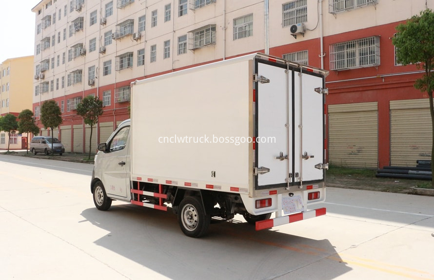 2 ton freezer refrigerated truck 2