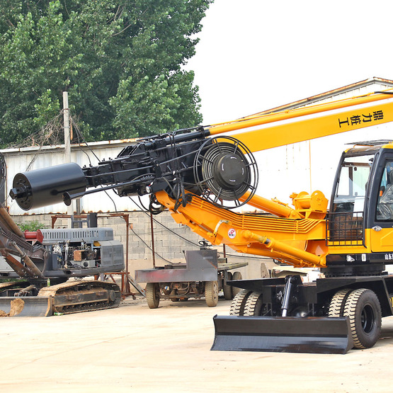 Hydraulic bore pile driver machine