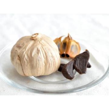 The garlic which color is black