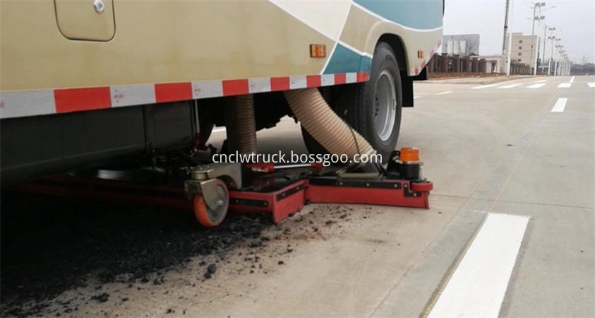 road sweep truck suction coal cinder
