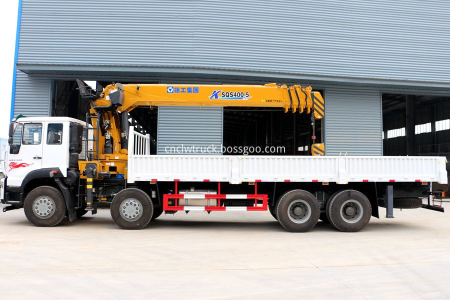 biggest truck mounted crane 3