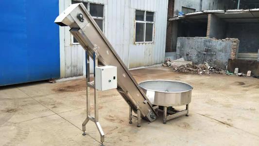 Vertical screw feeding equipment