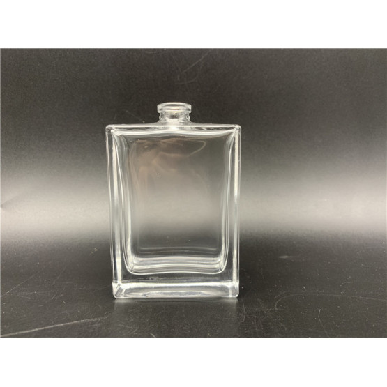 Spray perfume on 50ml flat square glass bottle