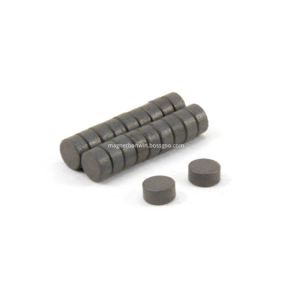 Hard sintered cylinder ferrite magnet