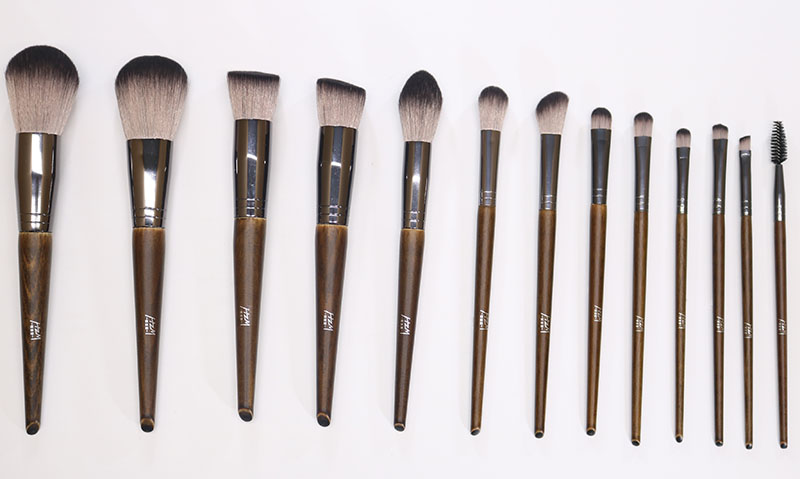 14 Solid wood Makeup Brush 3