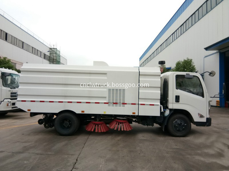 truck mounted street sweeper 2