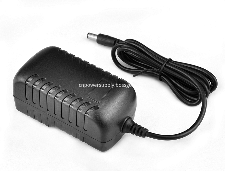 Interchangeable Type Wall Adapter AC 19V0.5A