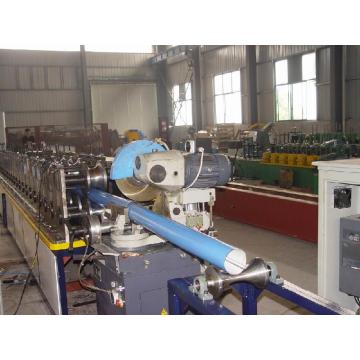 Round flying saw cutting downspout roll forming machine