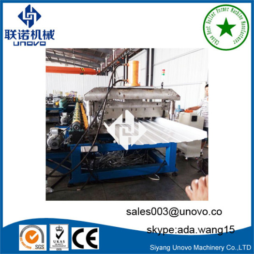 Roof panel sheet cold roll forming machine