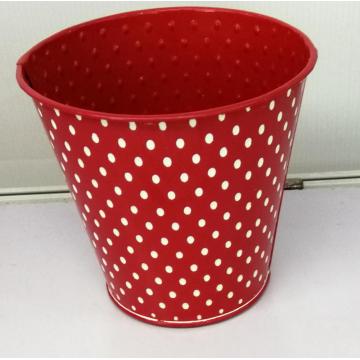 Red stamped three-dimensional flower bucket