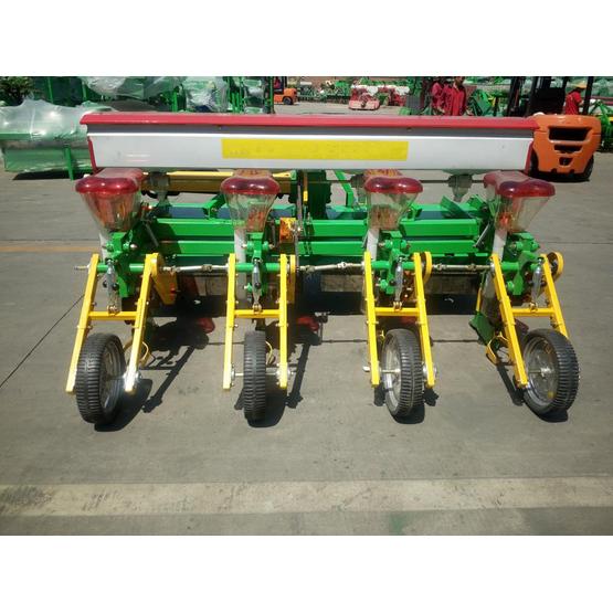 Crop sowing mechanical fertilizing planter with no-till