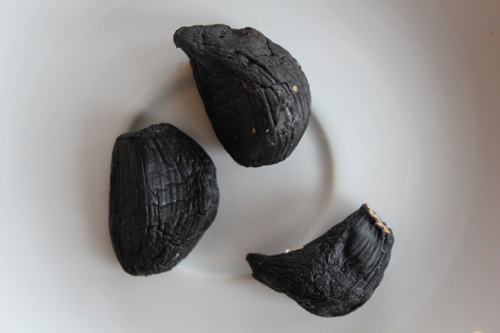 Peeled Black Garlic 2