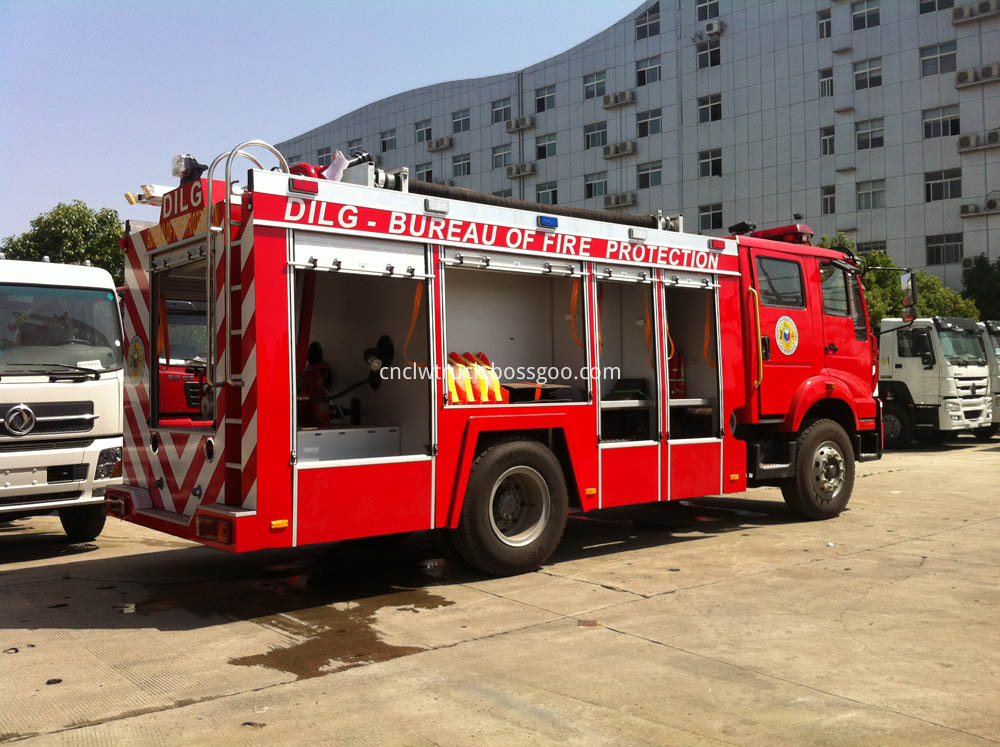 water foam fire truck 4