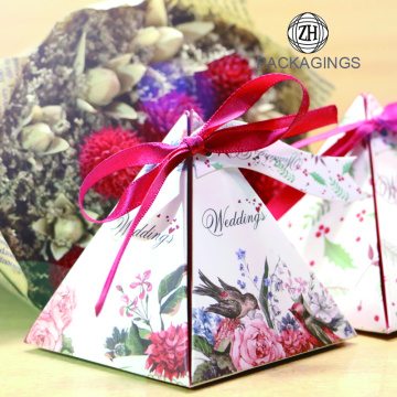 Wholesales delicate pyramidal wedding candy box
