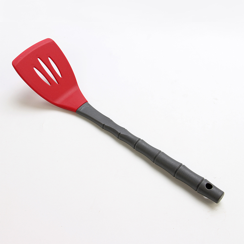 Red kitchen utensil set