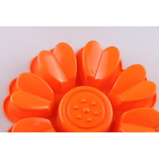 Cake mold in flower shaped