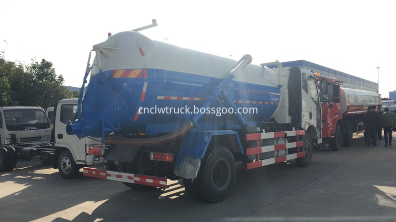 sludge suction truck 2