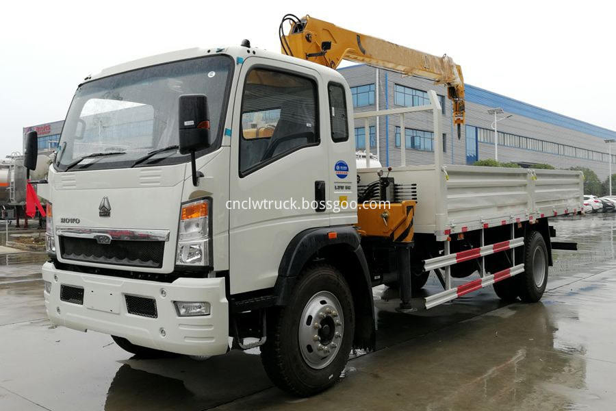 SINO HOWO Crane Truck