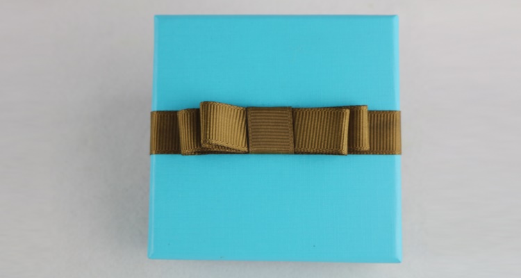 Tiffany Blue Paper Jewelry Box with Bowknot