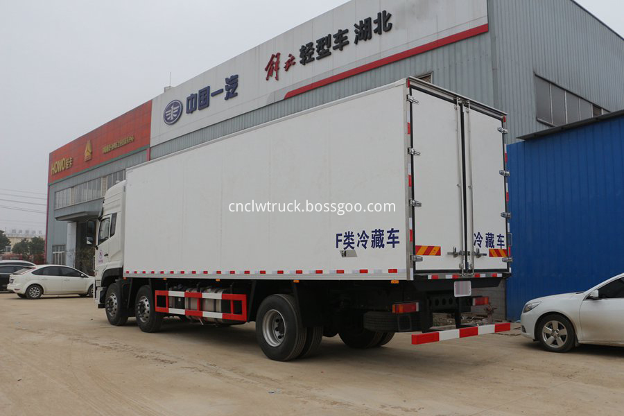 dongfeng milk transportation truck 2