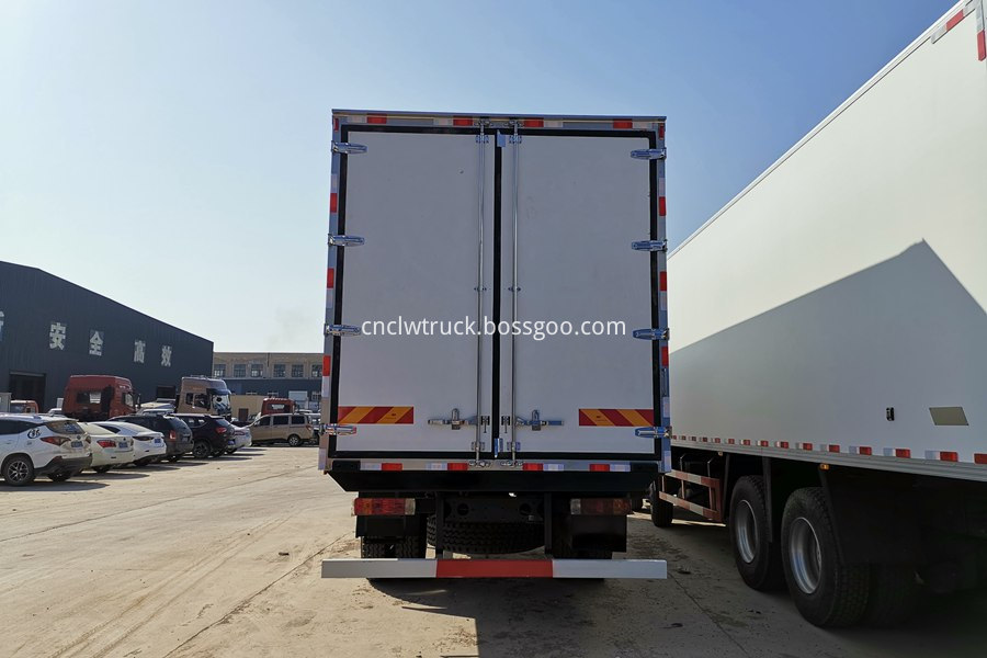 18 ton refrigerated truck 3