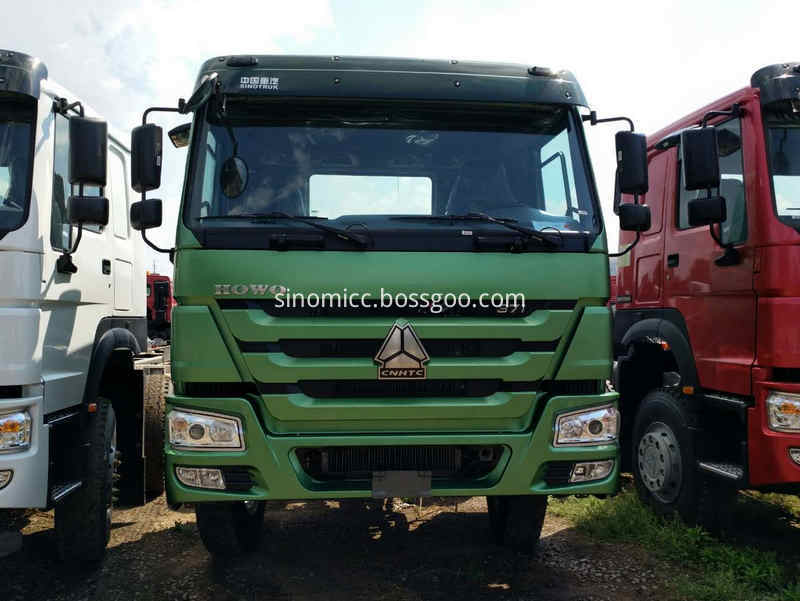 Green Chassis 8x4 Dump Truck