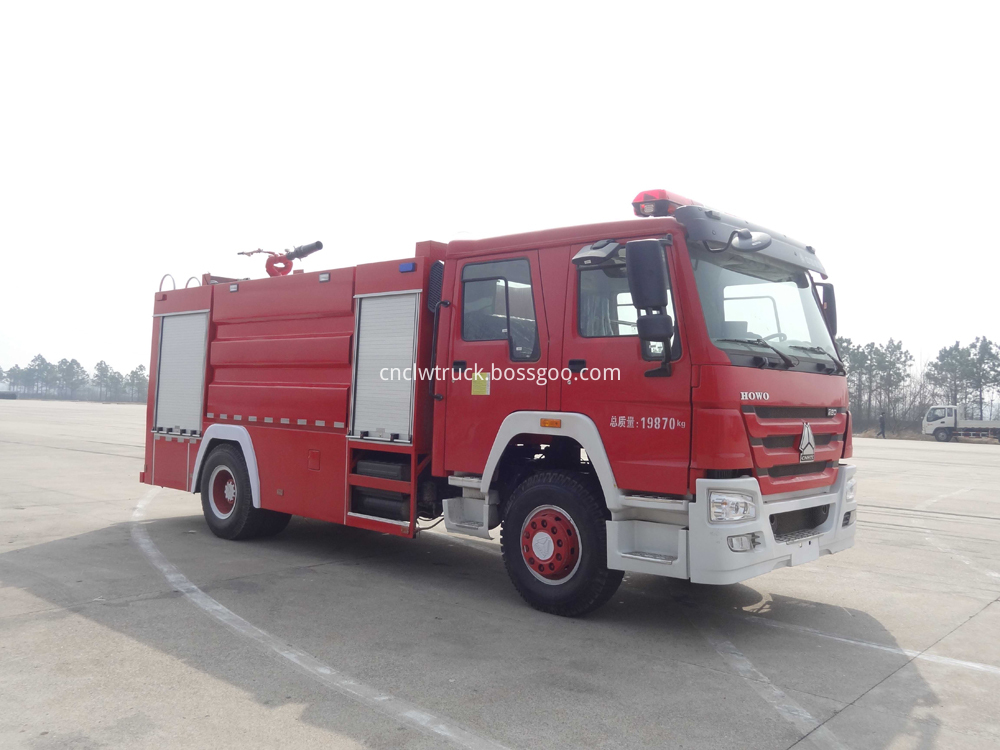 HOWO foam fire truck 2