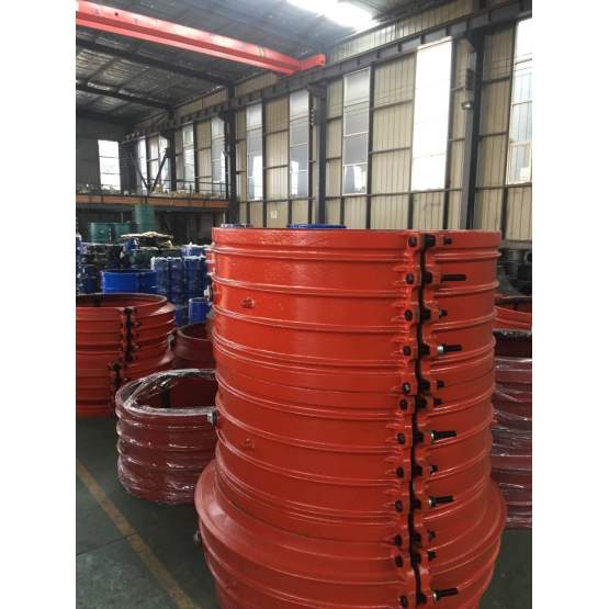 Ductile iron quick repair clamp