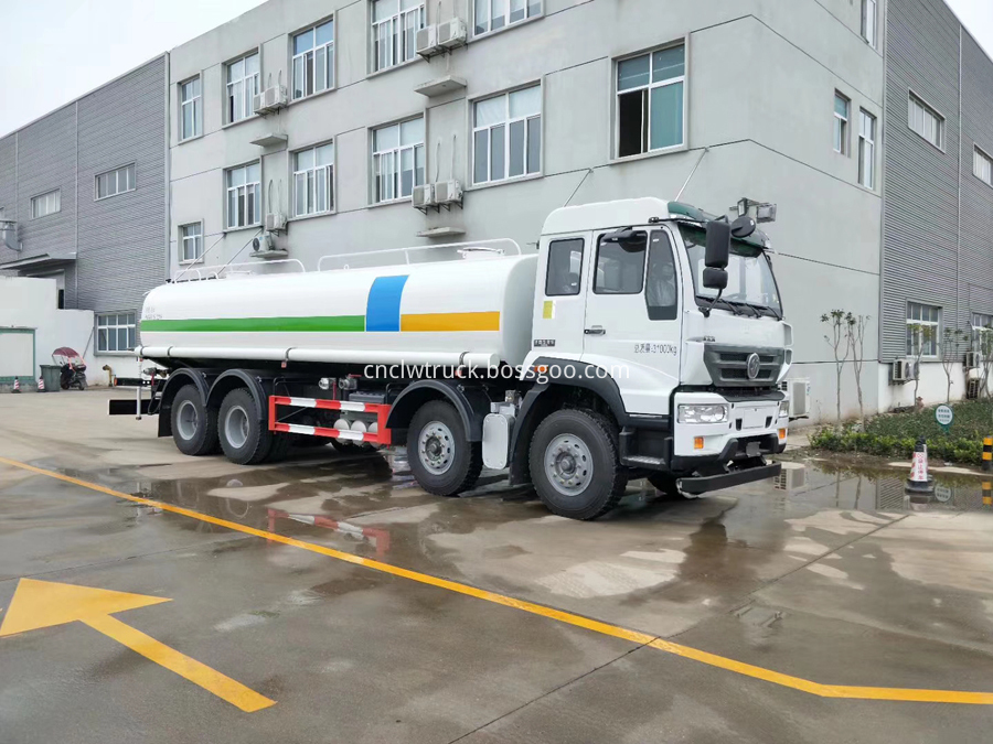 sinotruck rhd sprinkling truck