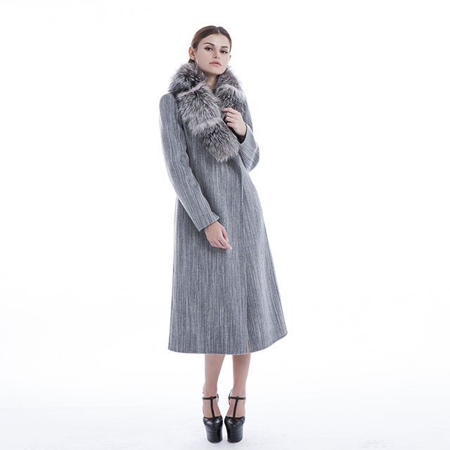 Striped cashmere coat with fur collar