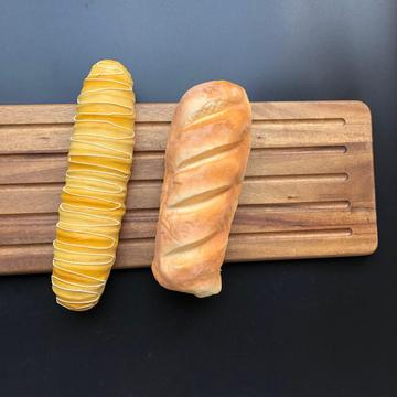 Wood cutting board for bread