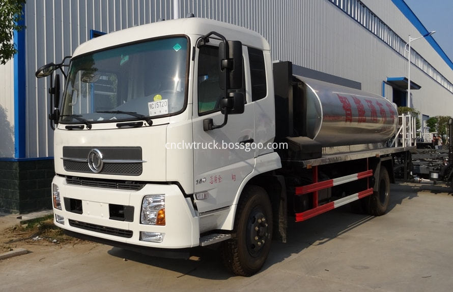 Asphalt Distribution Tank Truck