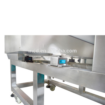Metal detector of instant noodle production line