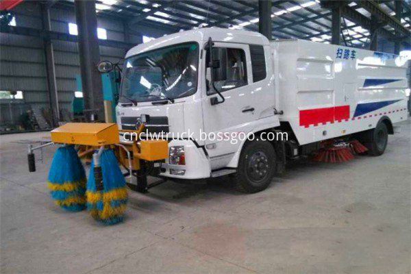 road sweeper truck manufacturers 2