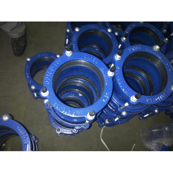 Wide tollerance flange adaptors