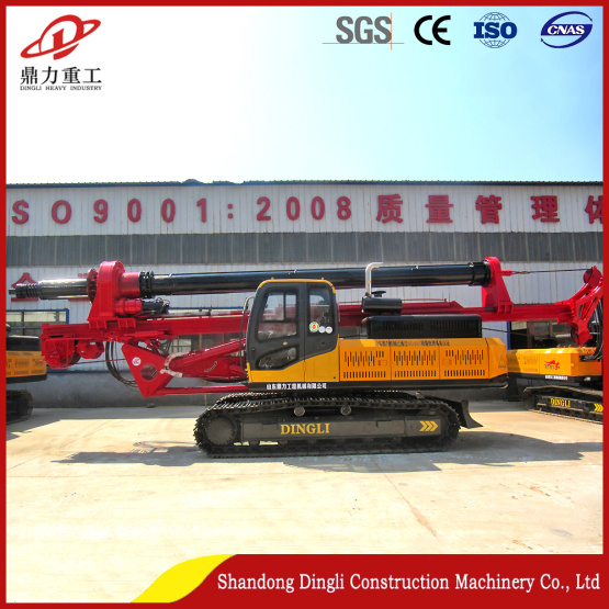 Tracked pile driving rig for construction machinery