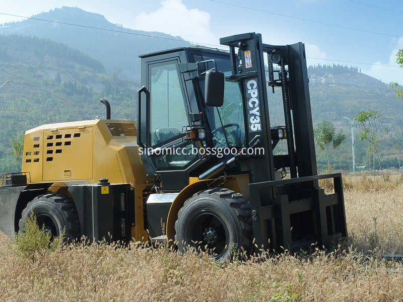 Diesel Off Road Forklift Cpcy35