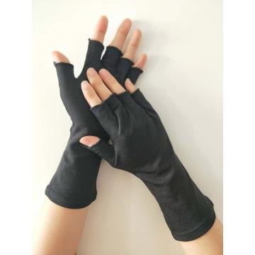 Long Wristed Nylon Gloves
