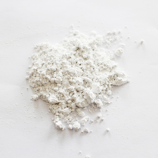 High content of calcium carbonate carrier additives