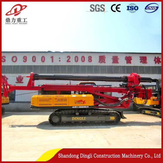 Tracked pile driving rig for construction machinery