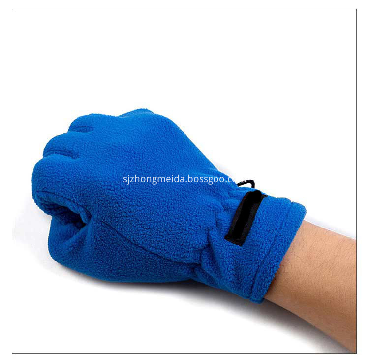 Fleece Gloves 1